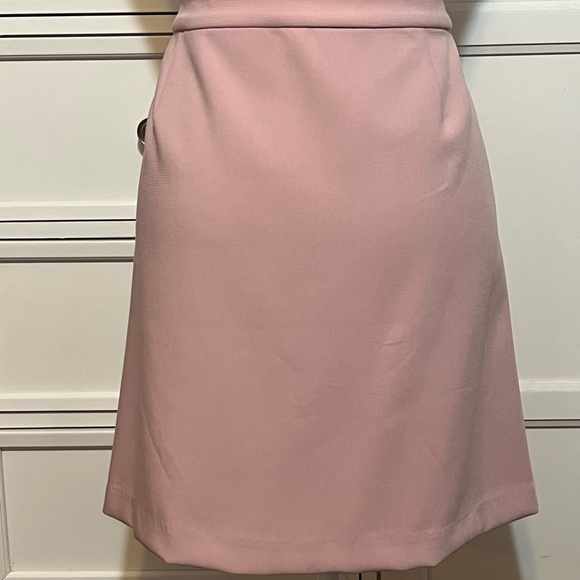 Vince Camuto pleated from lined mini skirt. Size L. NWT - Picture 2 of 7